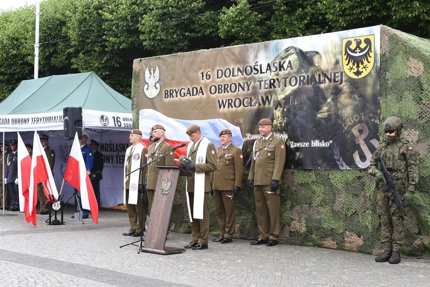 Przysięga żołnierzy 16. Dolnośląskiej Brygady Obrony Terytorialnej