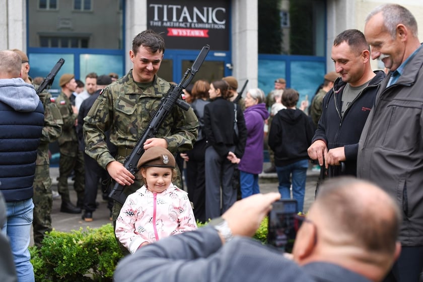 Przysięga żołnierzy 16. Dolnośląskiej Brygady Obrony Terytorialnej