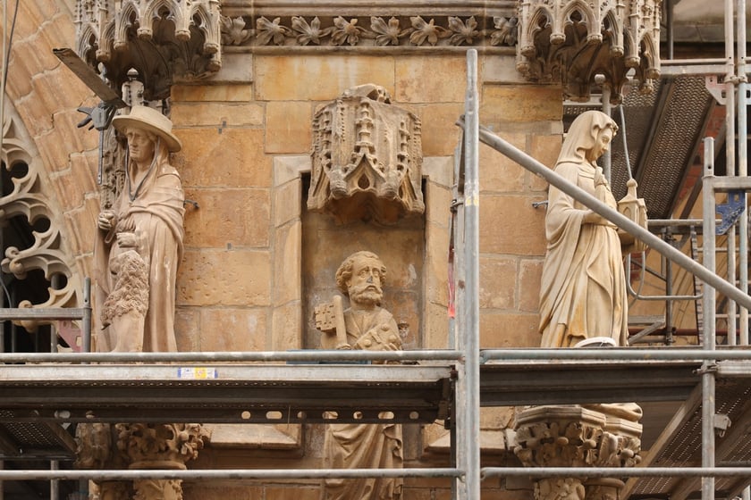 Portyk nad wejściem głównym do katedry wrocławskiej na Ostrowie Tumskim