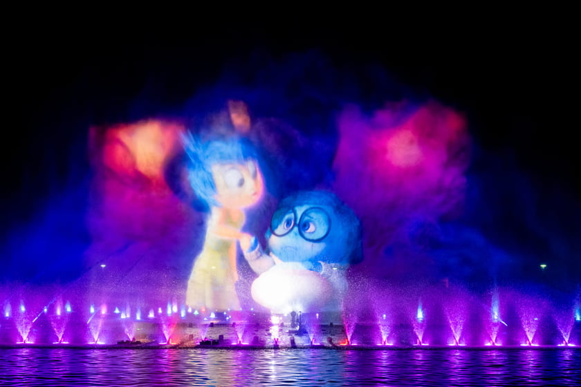 Pr&oacute;ba generalna pokazu specjalnego fontanny multimedialnej "Pixar: Lato Przyjaźni"