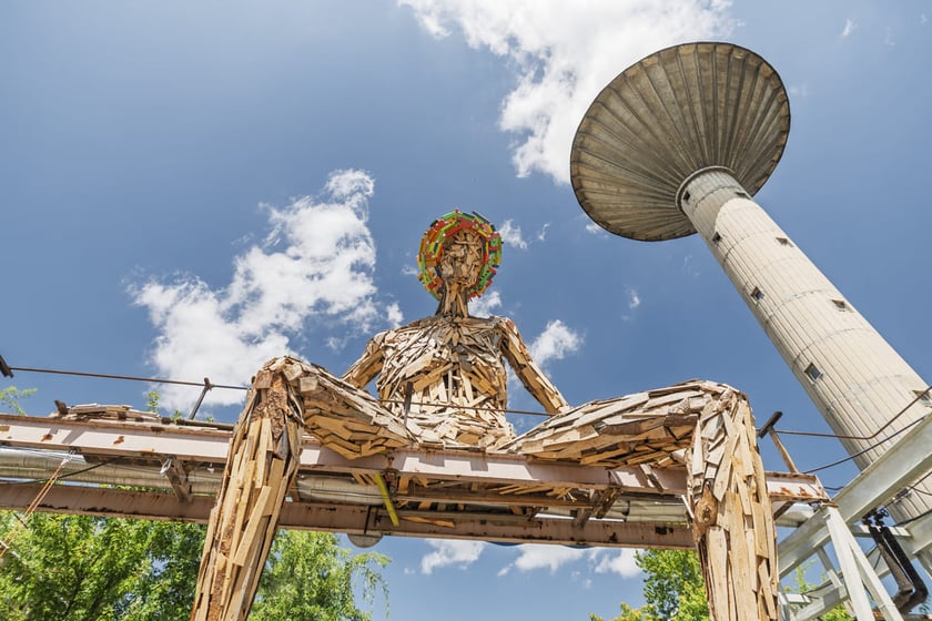 HUTA przy ul. Grabiszyńskiej 241.