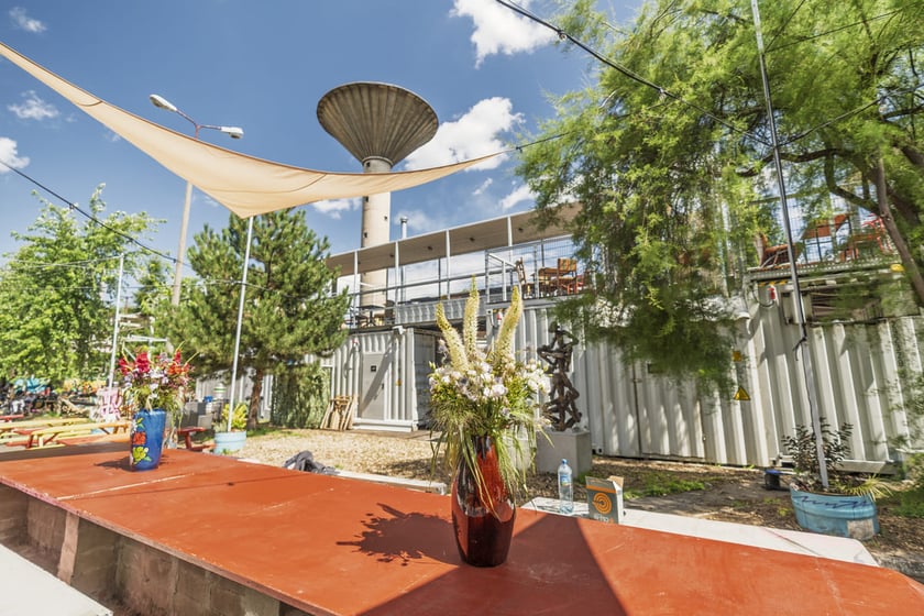 HUTA przy ul. Grabiszyńskiej 241.