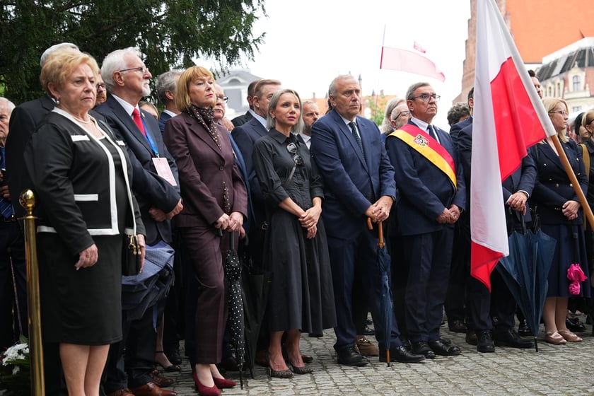 Uroczystości przy pomniku Rotmistrza Witolda Pileckiego w 81. rocznicę wybuchu Powstania Warszawskiego