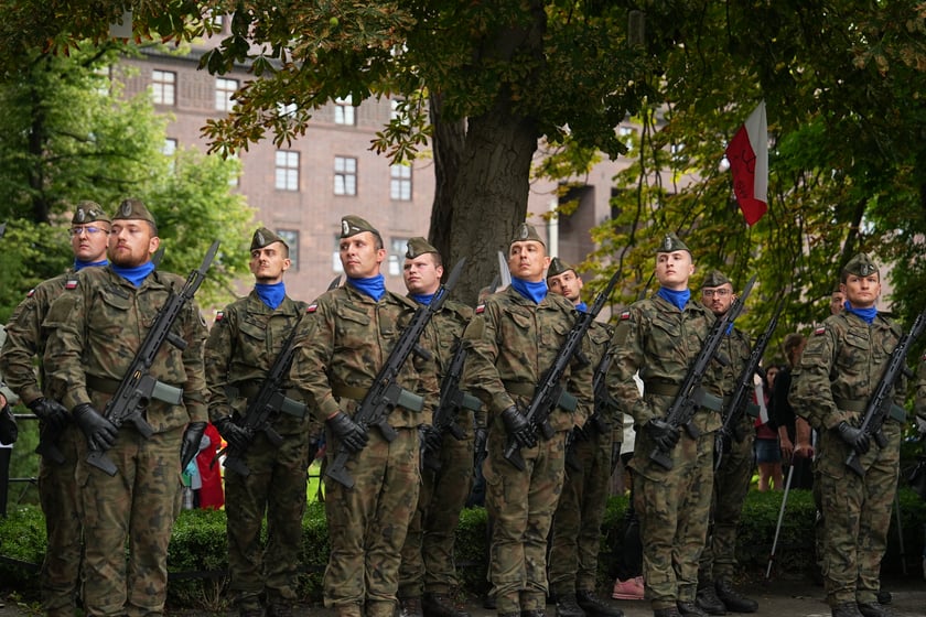 Uroczystości przy pomniku Rotmistrza Witolda Pileckiego w 81. rocznicę wybuchu Powstania Warszawskiego