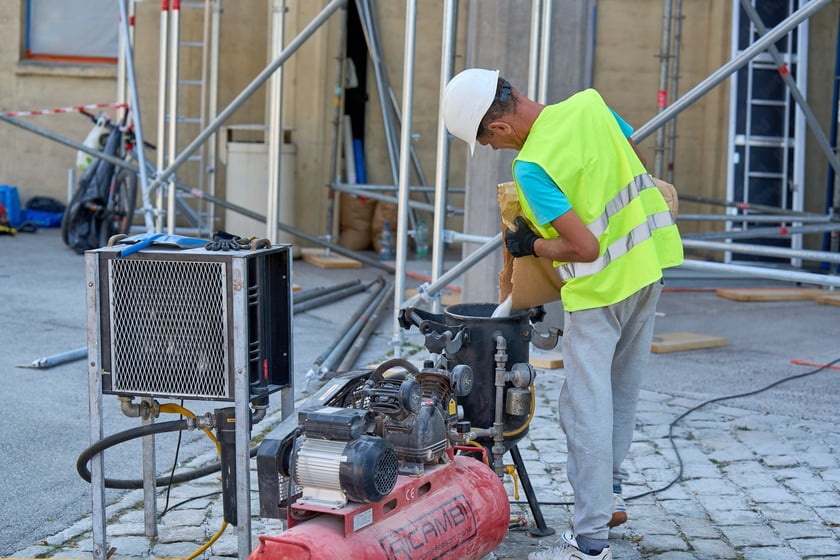 Hala Stulecia - rozpoczyna się wielkie czyszczenie elewacji, 13 sierpnia 2025 rok
