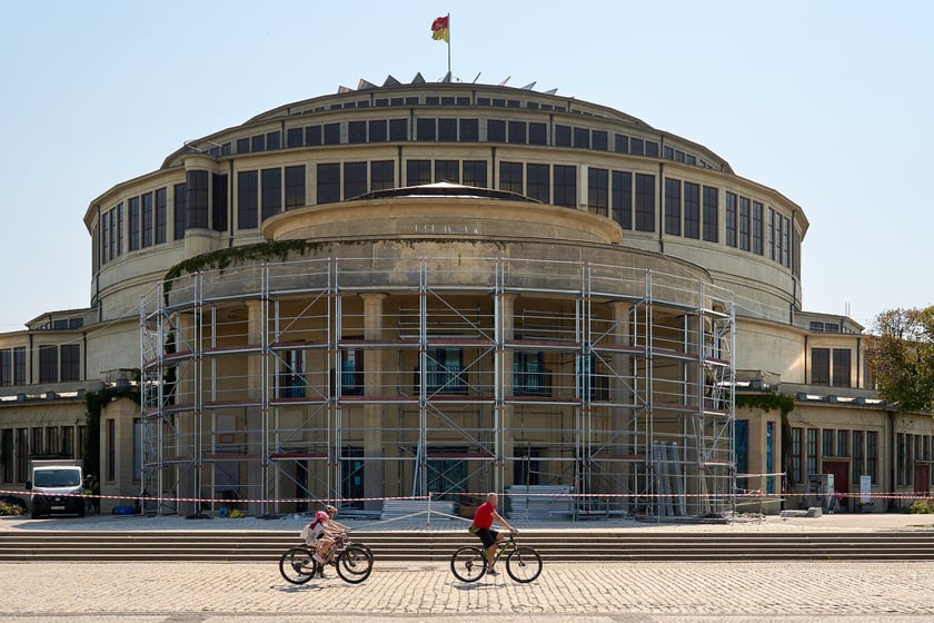 Hala Stulecia - rozpoczyna się wielkie czyszczenie elewacji, 13 sierpnia 2025 rok