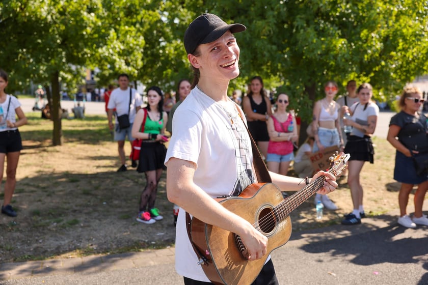 Fanie Eda Sheerana w drodze na kncert na Tarczyński Arena Wrocław, 15 sierpnia 2025