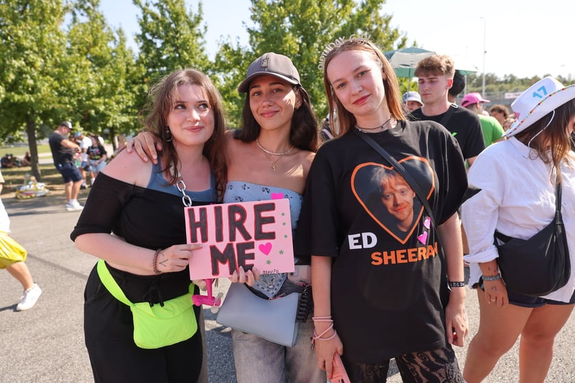 Fanie Eda Sheerana w drodze na kncert na Tarczyński Arena Wrocław, 15 sierpnia 2025