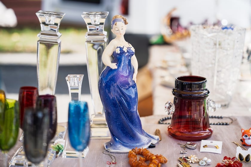 Giełda staroci pod Iglicą we Wrocławiu