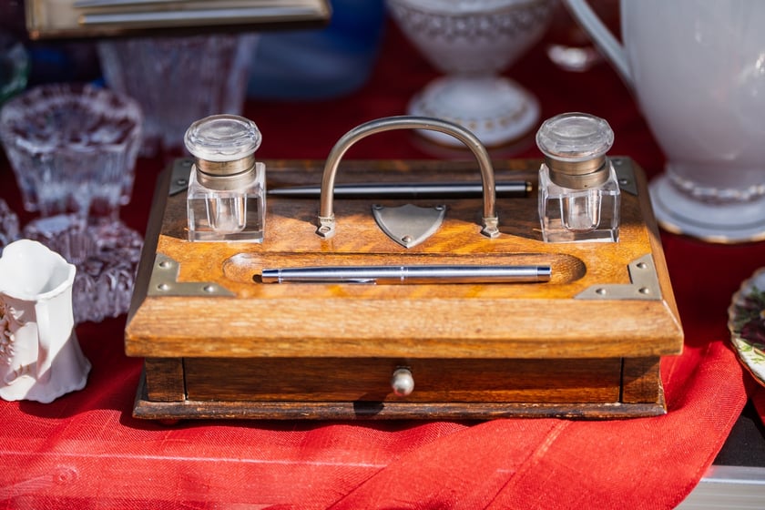 Giełda staroci pod Iglicą we Wrocławiu