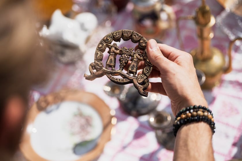 Giełda staroci pod Iglicą we Wrocławiu