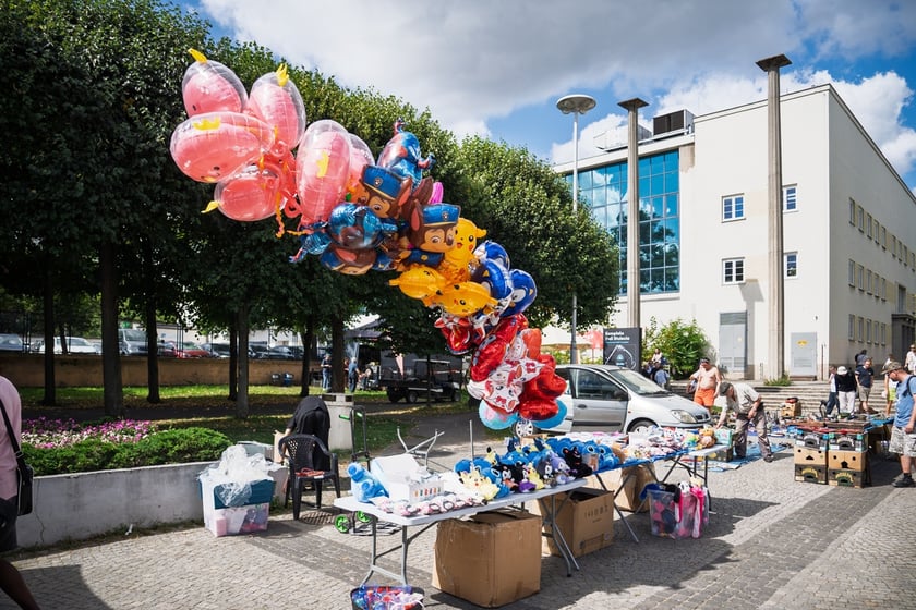 Giełda staroci pod Iglicą we Wrocławiu