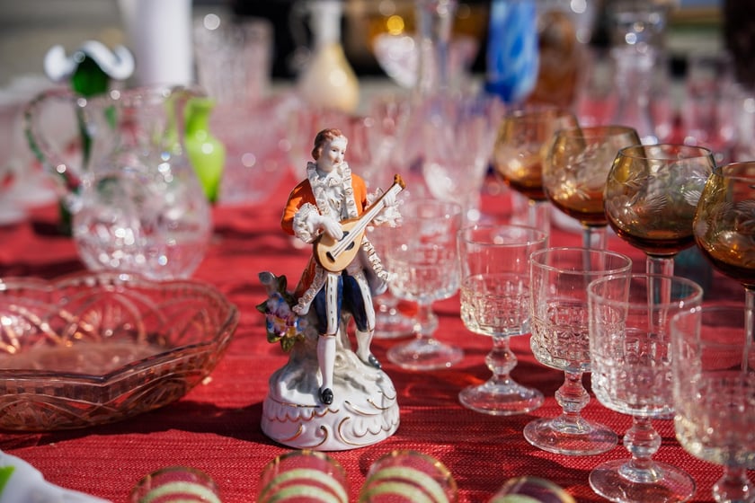 Giełda staroci pod Iglicą we Wrocławiu