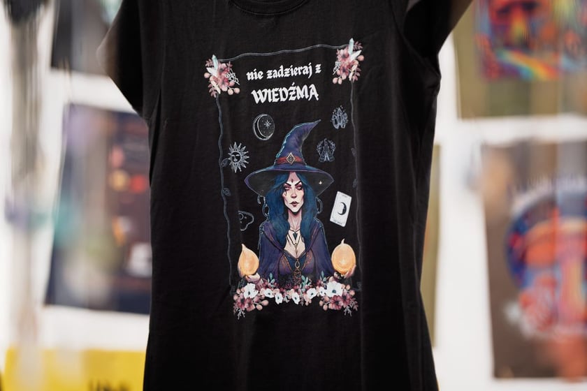 Giełda staroci pod Iglicą we Wrocławiu