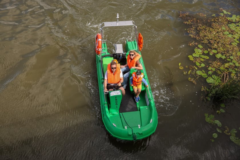 Lato w mieście. Wrocławianie spacerują nad Odrą i na Ostrowie Tumskim