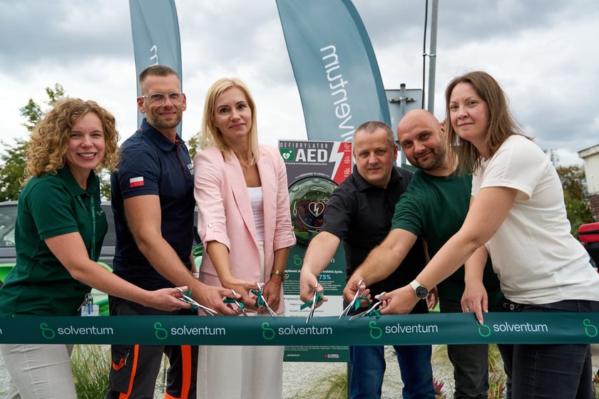Oddanie do użytku defibrylatora AED przy Kwidzyńskiej na Kowalach, 22 sierpnia 2025