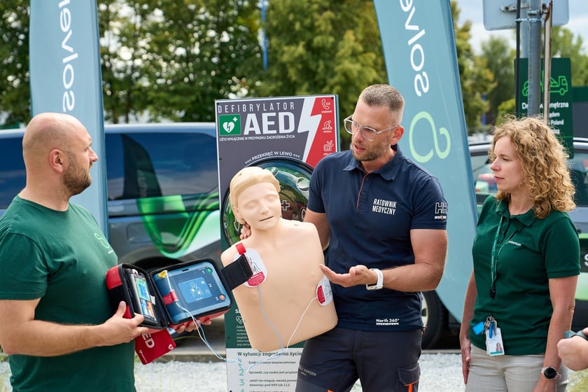 Oddanie do użytku defibrylatora AED przy Kwidzyńskiej na Kowalach, 22 sierpnia 2025