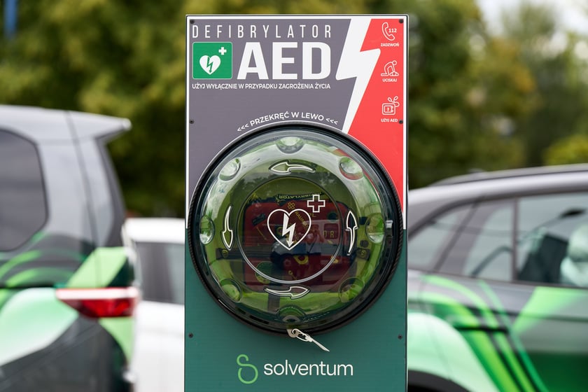 Oddanie do użytku defibrylatora AED przy Kwidzyńskiej na Kowalach, 22 sierpnia 2025