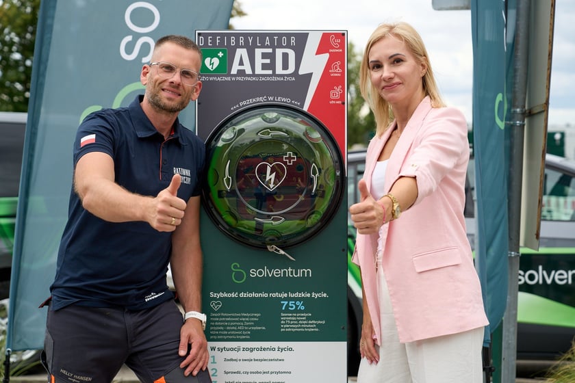 Oddanie do użytku defibrylatora AED przy Kwidzyńskiej na Kowalach, 22 sierpnia 2025