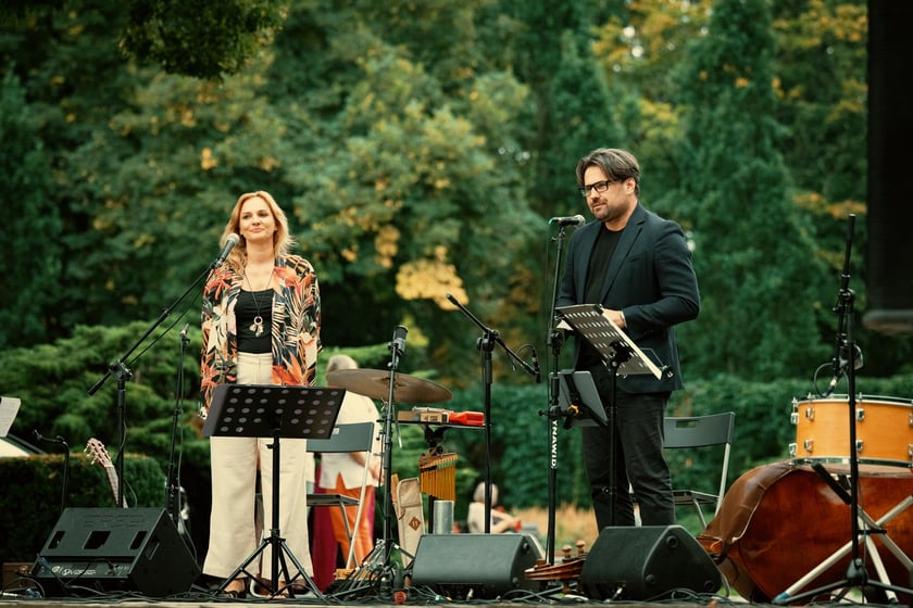 W parku Południowym z koncertem w cyklu „Muzyczne Parki Wrocławia” wystąpiła Marzena Słowik z zespołem „Słowik e os pássaros do amor”.