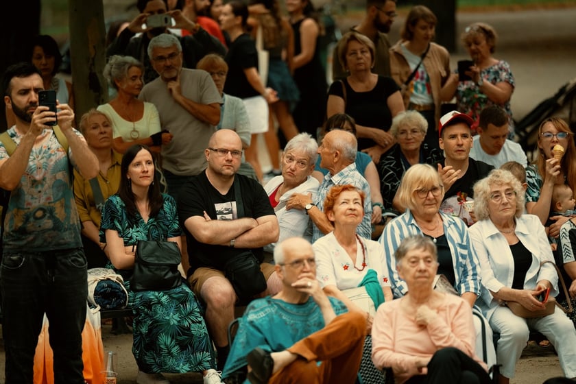 W parku Południowym z koncertem w cyklu „Muzyczne Parki Wrocławia” wystąpiła Marzena Słowik z zespołem „Słowik e os pássaros do amor”.