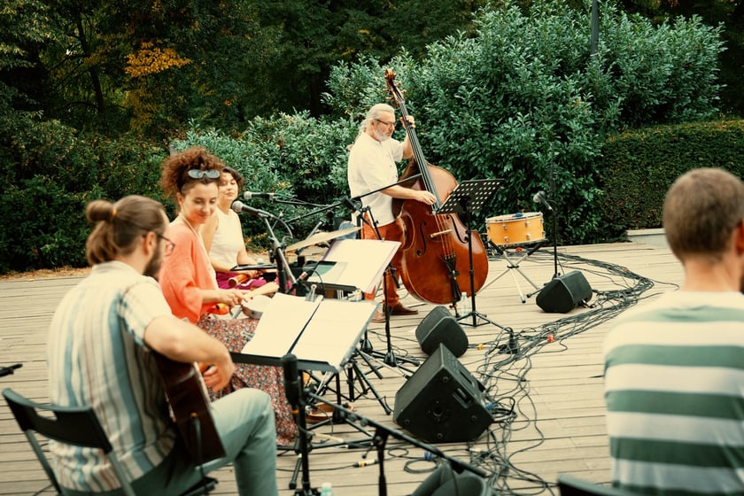 W parku Południowym z koncertem w cyklu „Muzyczne Parki Wrocławia” wystąpiła Marzena Słowik z zespołem „Słowik e os pássaros do amor”.