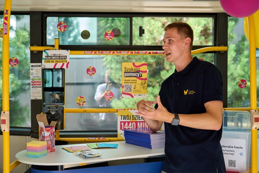 Specjalny autobus przywiózł akcję HejTy Reaguj do Liceum nr 8 im. Bolesława Krzywoustego