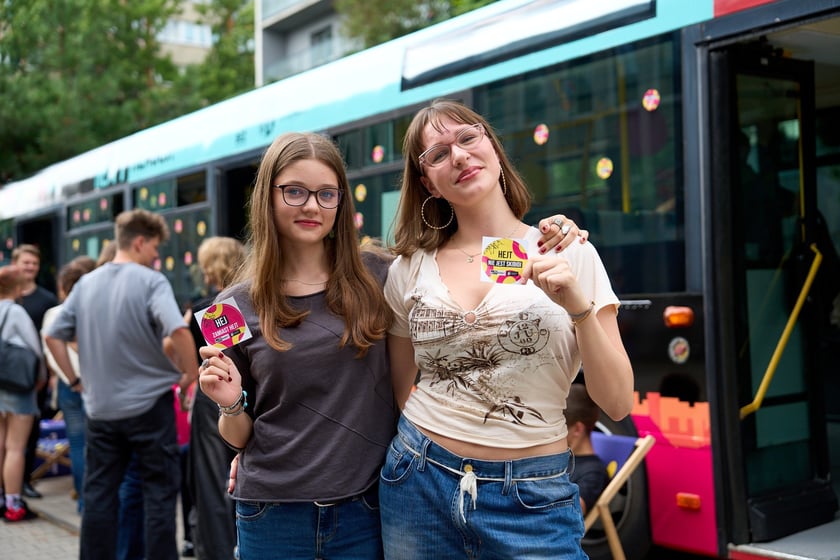 Specjalny autobus przywiózł akcję HejTy Reaguj do Liceum nr 8 im. Bolesława Krzywoustego