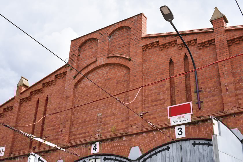 Zabytkowa hala na zajezdni Borek, lato 2025