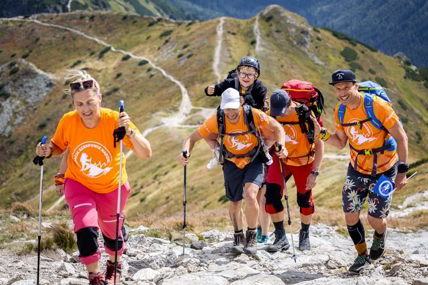 G&oacute;rska wyprawa z Szerpami Nadziei. Zdjęcie archiwalne, wykonane w sierpniu 2025