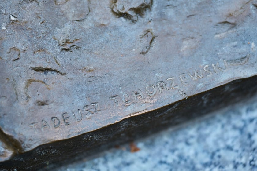 Pomnik Ofiar Zbrodni Katyńskiej w parku Juliusza Słowackiego we Wrocławiu