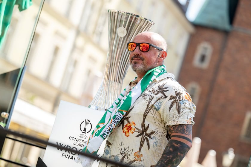 Otwarcie ogólnodostępnej strefy kibica Fan Festival w rynku przed finałem LK UEFA