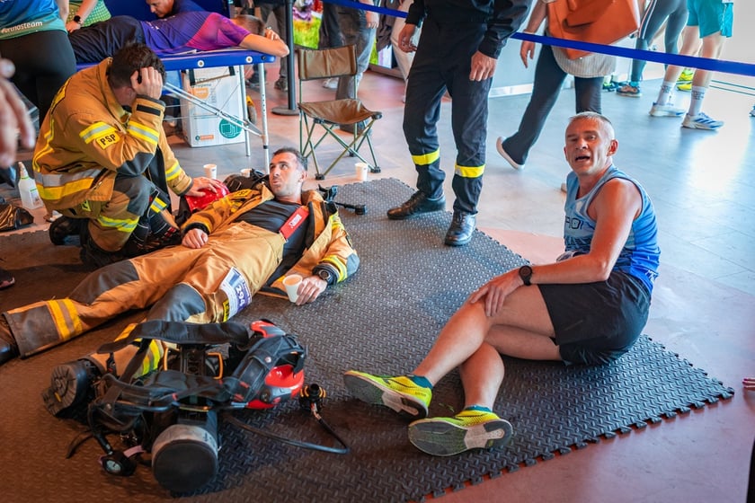 Uczestnicy 10. Sky Tower Run we Wrocławiu