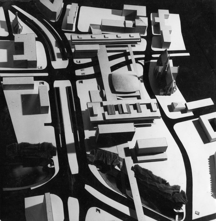 Projekt konkursowy na zabudowę &oacute;wczesnego pl. Dzierżyńskiego z 1972 roku