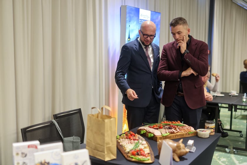 Na zdjęciach IV edycja programu &bdquo;Od pola na wrocławski st&oacute;ł&rdquo; we wrocławskim Novotelu