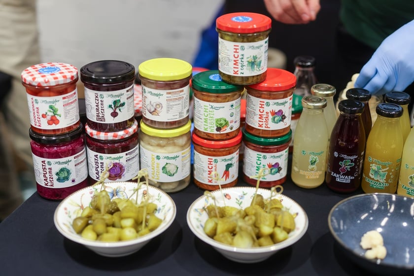 Na zdjęciach IV edycja programu &bdquo;Od pola na wrocławski st&oacute;ł&rdquo; we wrocławskim Novotelu