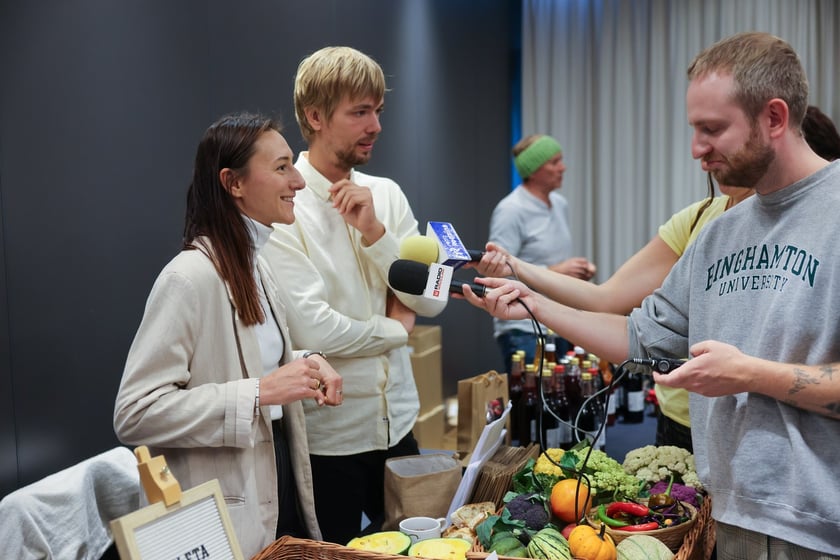 Na zdjęciach IV edycja programu &bdquo;Od pola na wrocławski st&oacute;ł&rdquo; we wrocławskim Novotelu