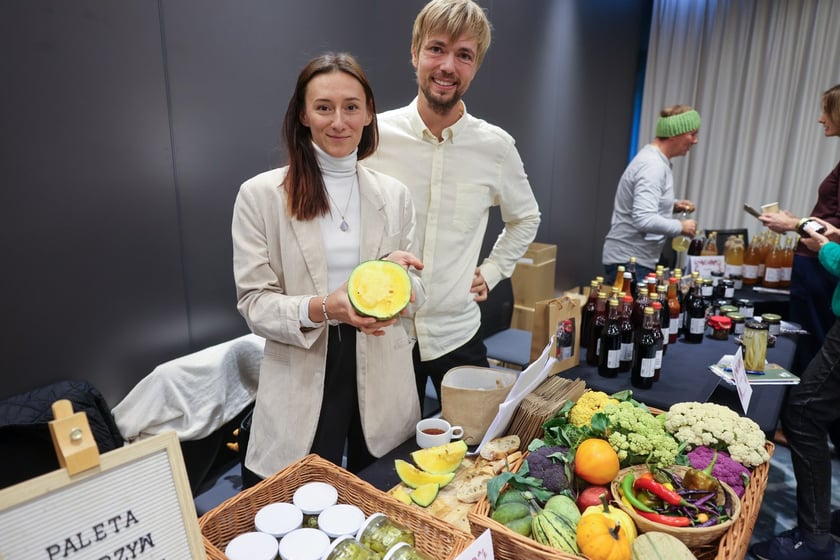 Na zdjęciach IV edycja programu &bdquo;Od pola na wrocławski st&oacute;ł&rdquo; we wrocławskim Novotelu