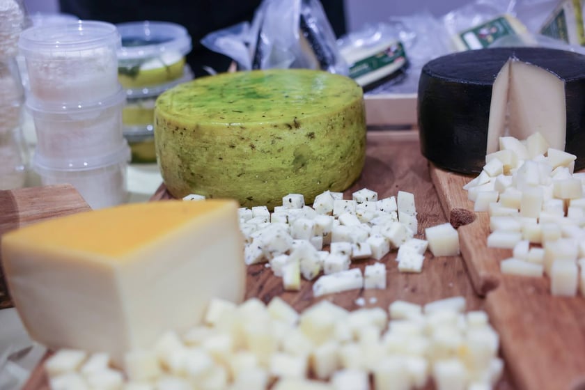 Na zdjęciach IV edycja programu &bdquo;Od pola na wrocławski st&oacute;ł&rdquo; we wrocławskim Novotelu