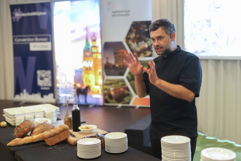 Na zdjęciach IV edycja programu &bdquo;Od pola na wrocławski st&oacute;ł&rdquo; we wrocławskim Novotelu