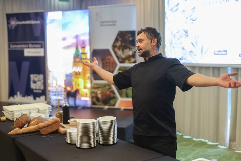 Na zdjęciach IV edycja programu &bdquo;Od pola na wrocławski st&oacute;ł&rdquo; we wrocławskim Novotelu