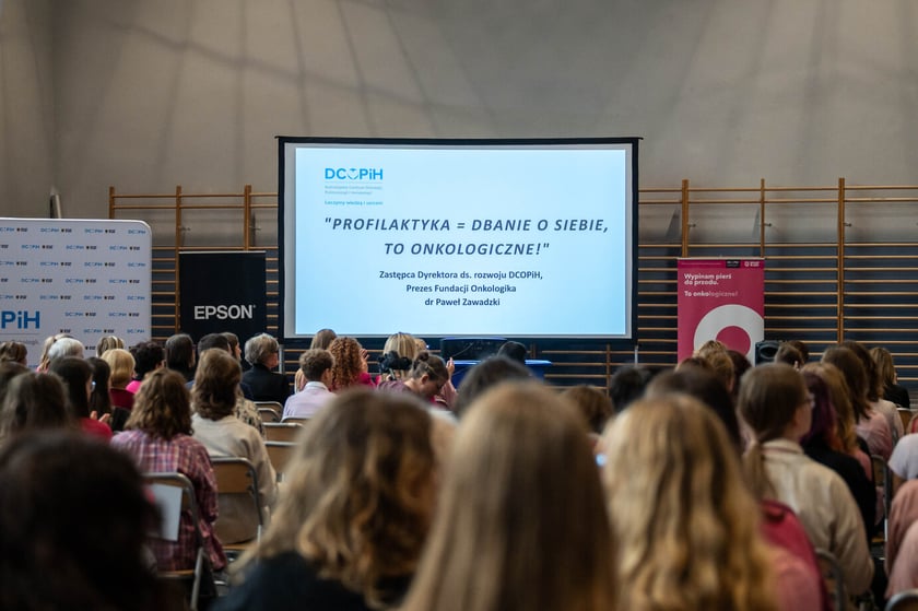 "Pink Generation" - wyjątkowa akcja o profilaktyce raka piersi w V LO we Wrocławiu