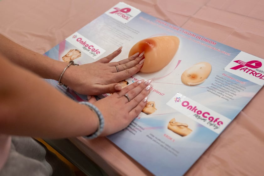 "Pink Generation" - wyjątkowa akcja o profilaktyce raka piersi w V LO we Wrocławiu