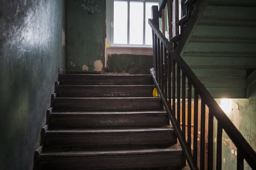 Prądzyńskiego 20a w trackie remontu elewacji, 24 października 2025