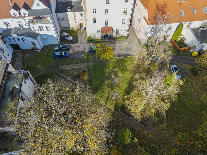 Leśnica: podw&oacute;rko Plońskiego-Średzka