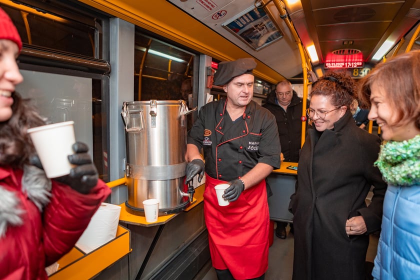 Streetbus znów w trasie. Mobilna pomoc dla osób w kryzysie bezdomności - 3.11.2025