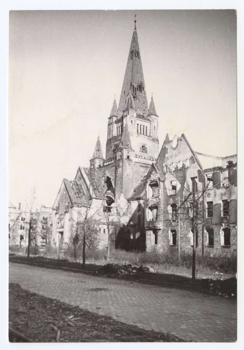 Kosci&oacute;ł św. Augustyna i Szpital Kolejowy, 1946