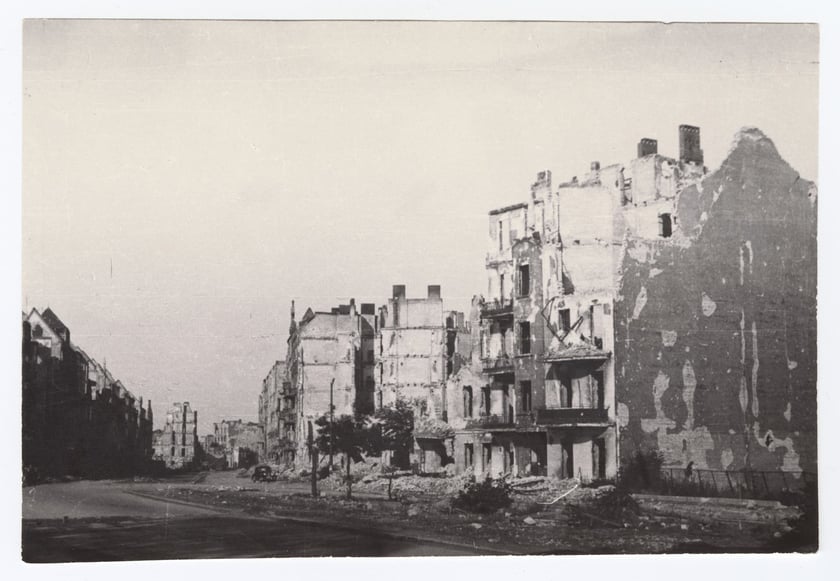 Ulica Legnicka, w-okolicy ul. Glogowskiej, 1946