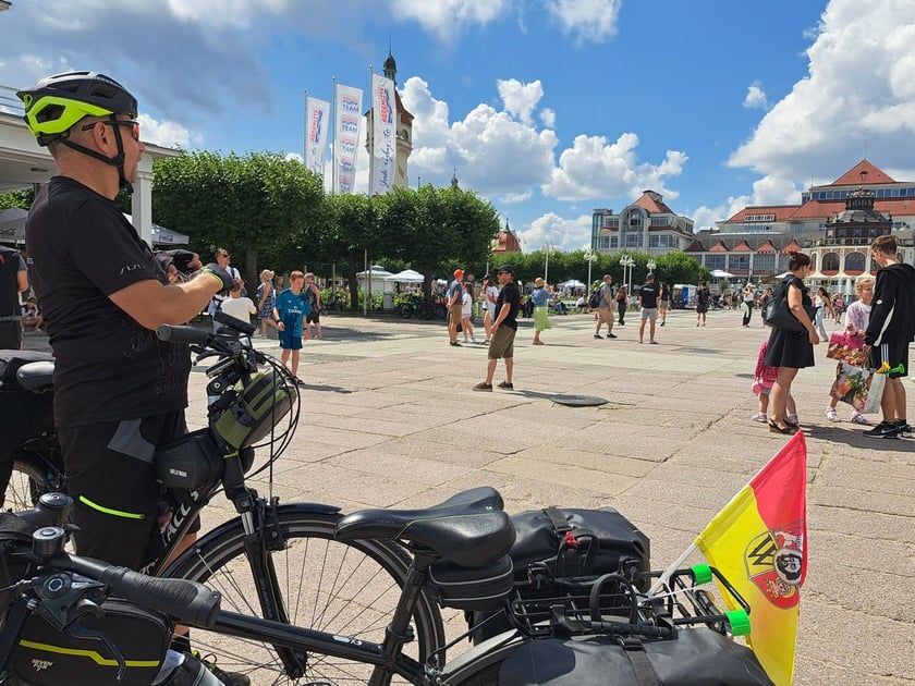 J&J dookoła Polski. Są już na półmetku i zapraszają na spotkanie w CAL na Maślicach | ZDJĘCIA