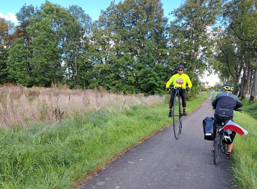 J&J dookoła Polski. Są już na półmetku i zapraszają na spotkanie w CAL na Maślicach | ZDJĘCIA